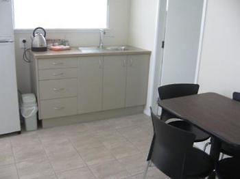Tudor Oaks Motel Mangawhai Exteriör bild